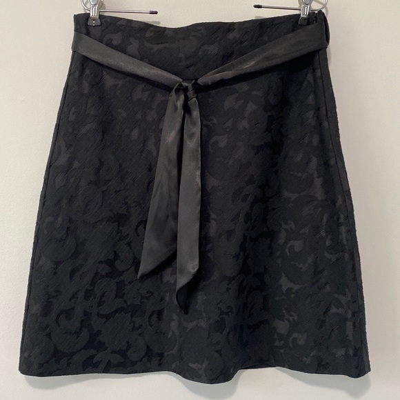 Jacquard Black Aline skirt with sash ribbon - Picture 1 of 5